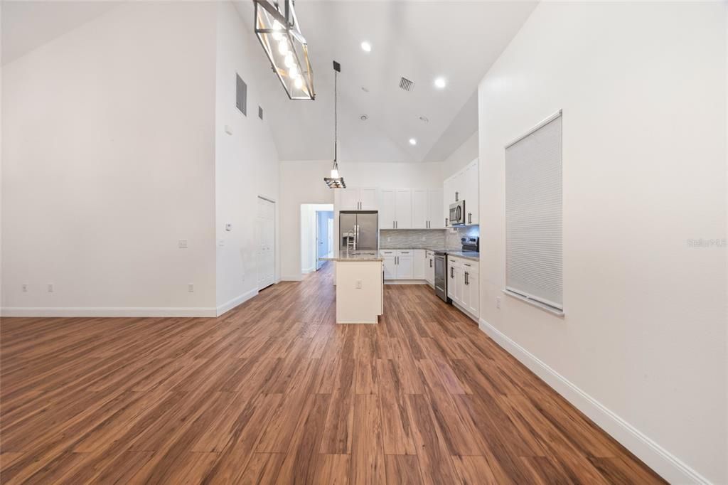 For Rent: $2,800 (3 beds, 2 baths, 1592 Square Feet)