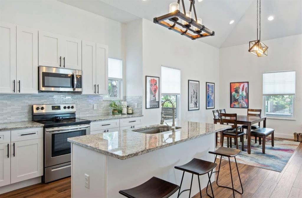 For Rent: $2,800 (3 beds, 2 baths, 1592 Square Feet)