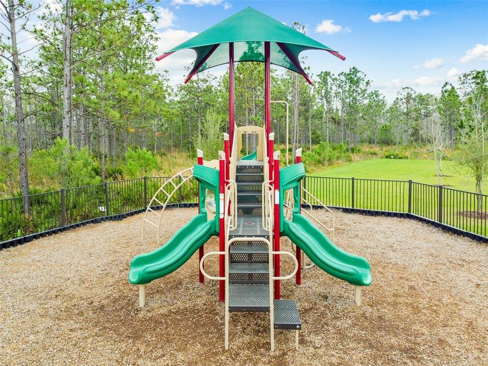 For Sale: $590,000 (4 beds, 2 baths, 2429 Square Feet)