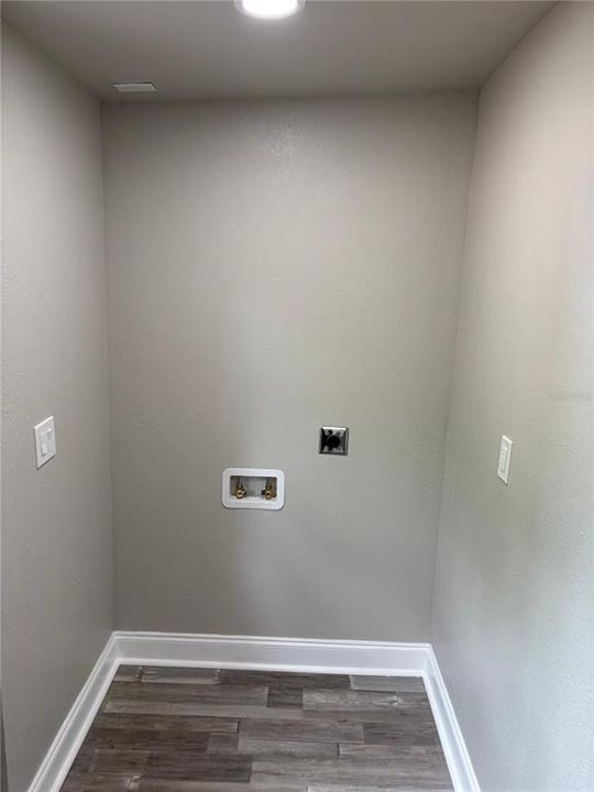 For Sale: $309,990 (4 beds, 2 baths, 1200 Square Feet)