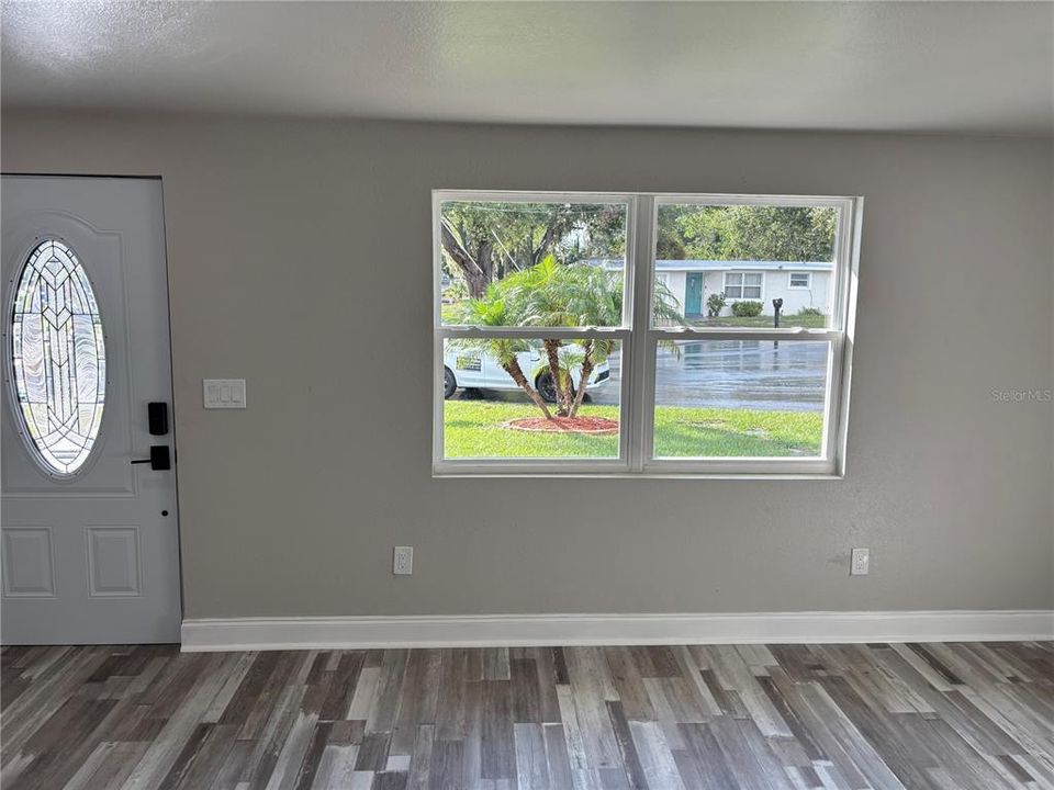 For Sale: $309,990 (4 beds, 2 baths, 1200 Square Feet)