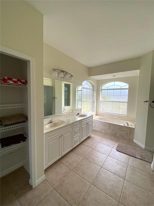 待售: $849,900 (3 贝兹, 2 浴室, 2132 平方英尺)