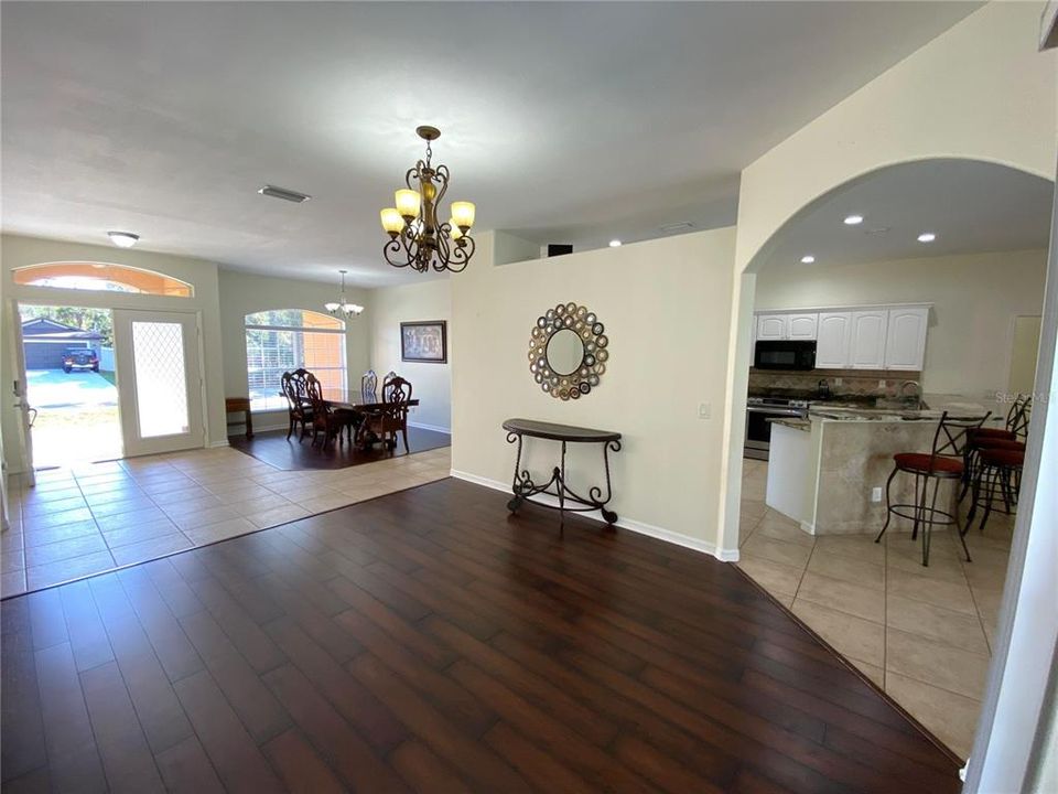 待售: $849,900 (3 贝兹, 2 浴室, 2132 平方英尺)