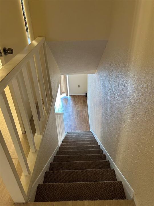 待售: $165,000 (2 贝兹, 1 浴室, 1098 平方英尺)