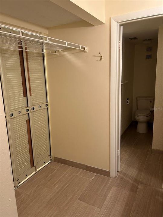 待售: $165,000 (2 贝兹, 1 浴室, 1098 平方英尺)