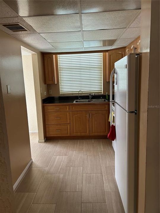 待售: $165,000 (2 贝兹, 1 浴室, 1098 平方英尺)