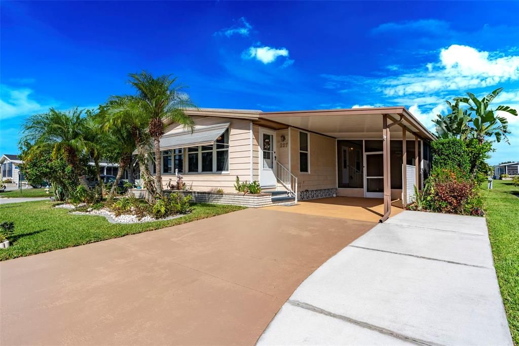 For Sale: $139,900 (2 beds, 2 baths, 1446 Square Feet)