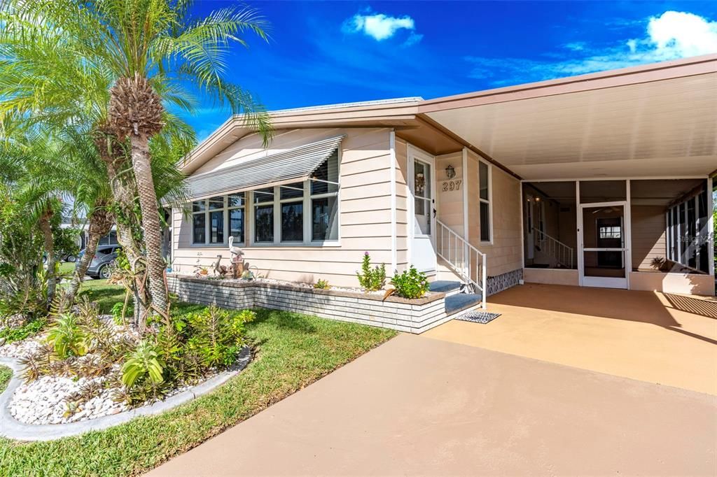 For Sale: $139,900 (2 beds, 2 baths, 1446 Square Feet)