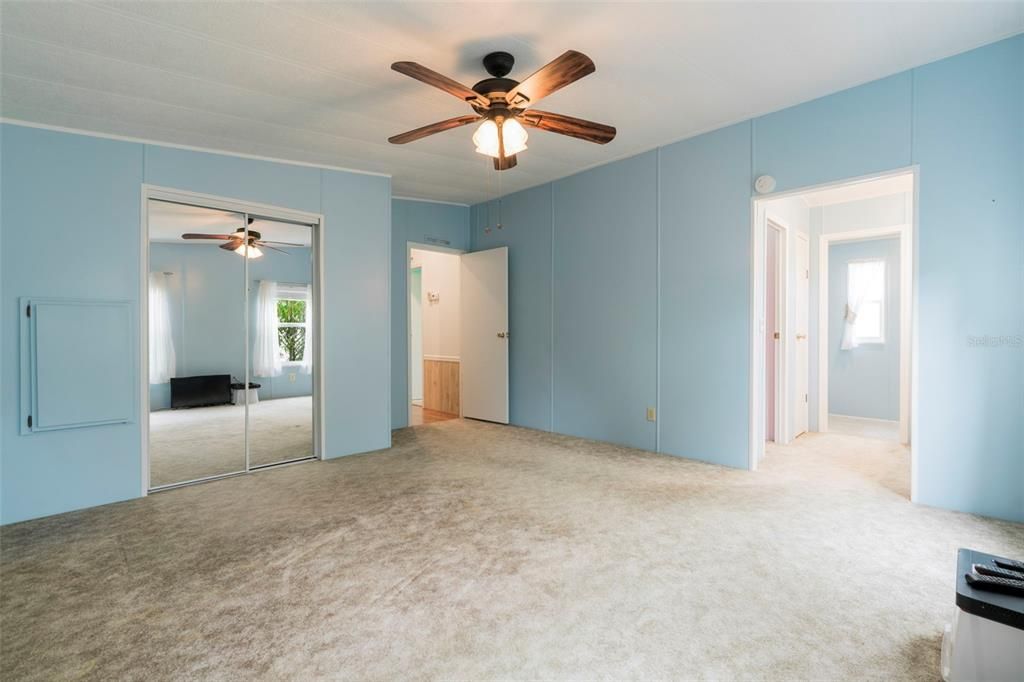 For Sale: $139,900 (2 beds, 2 baths, 1446 Square Feet)