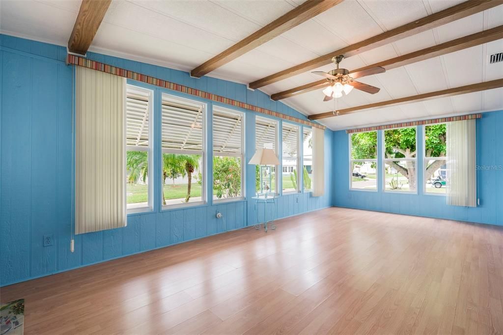 For Sale: $139,900 (2 beds, 2 baths, 1446 Square Feet)