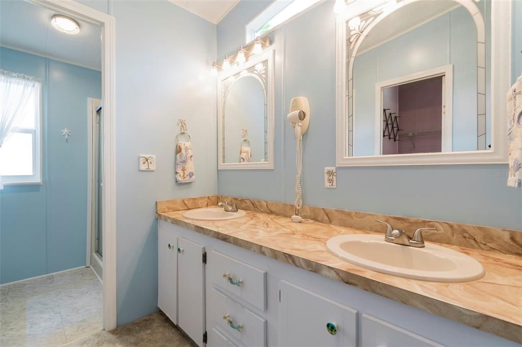 For Sale: $139,900 (2 beds, 2 baths, 1446 Square Feet)