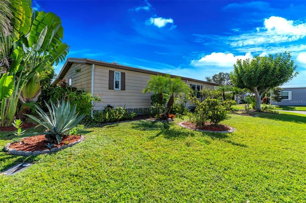 For Sale: $139,900 (2 beds, 2 baths, 1446 Square Feet)