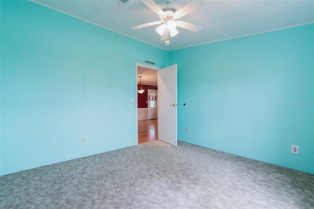 For Sale: $139,900 (2 beds, 2 baths, 1446 Square Feet)