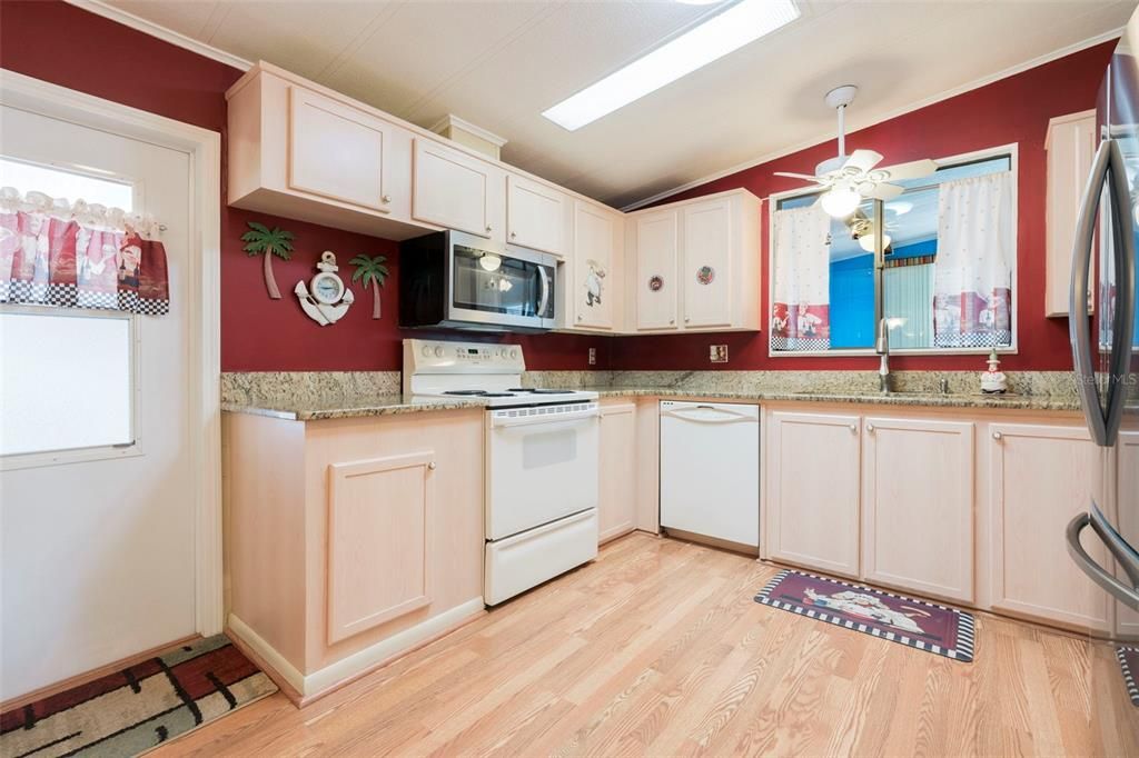 For Sale: $139,900 (2 beds, 2 baths, 1446 Square Feet)