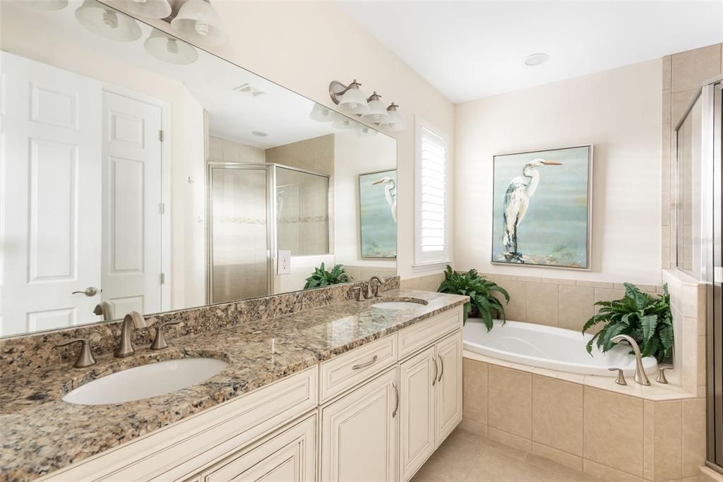 待售: $519,000 (4 贝兹, 3 浴室, 2400 平方英尺)