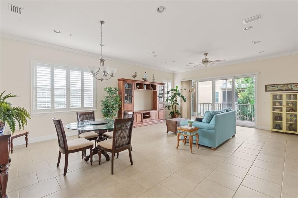 待售: $519,000 (4 贝兹, 3 浴室, 2400 平方英尺)