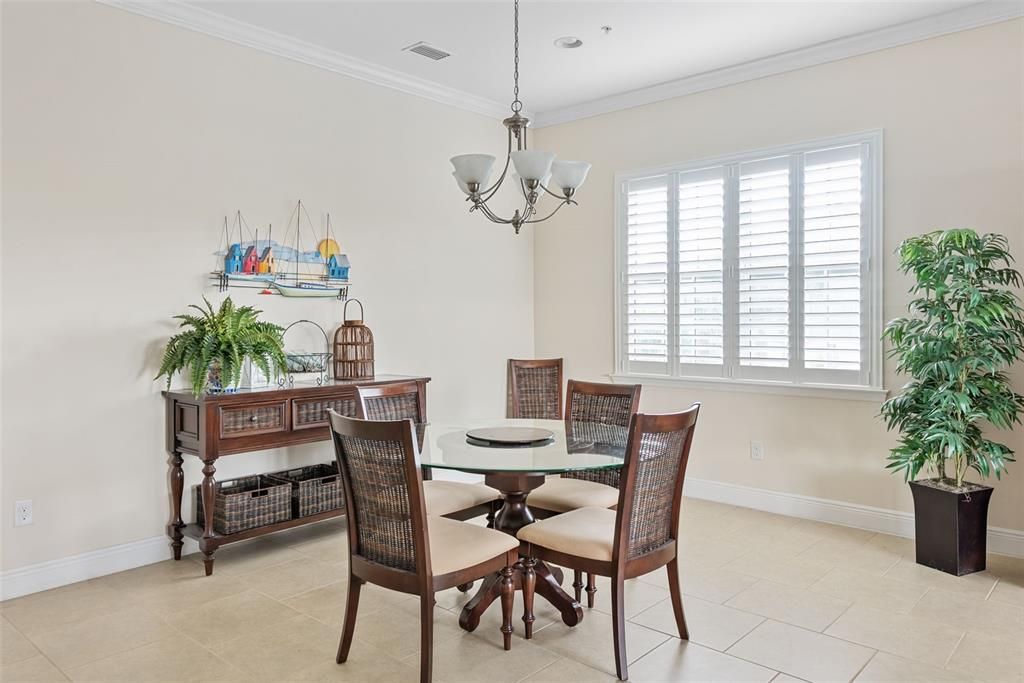 待售: $519,000 (4 贝兹, 3 浴室, 2400 平方英尺)