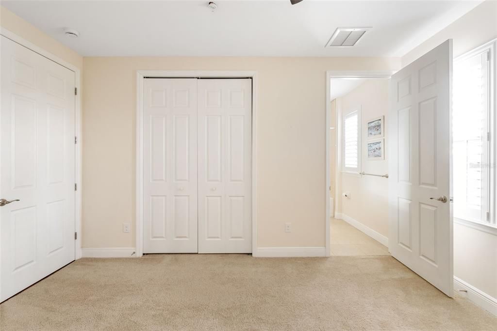 待售: $519,000 (4 贝兹, 3 浴室, 2400 平方英尺)