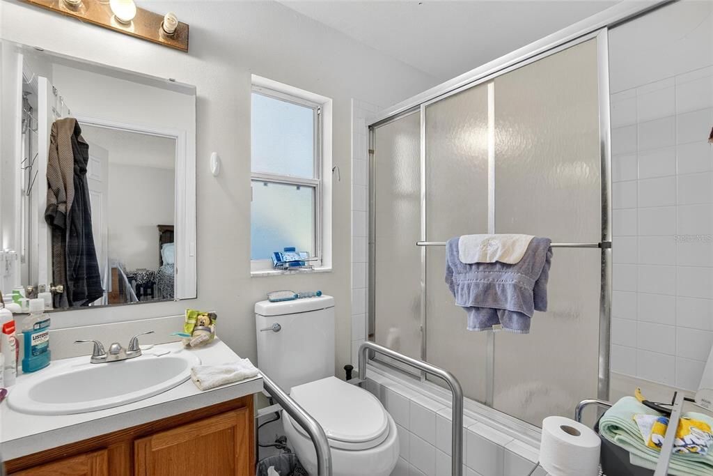 Active With Contract: $300,000 (7 beds, 4 baths, 2378 Square Feet)