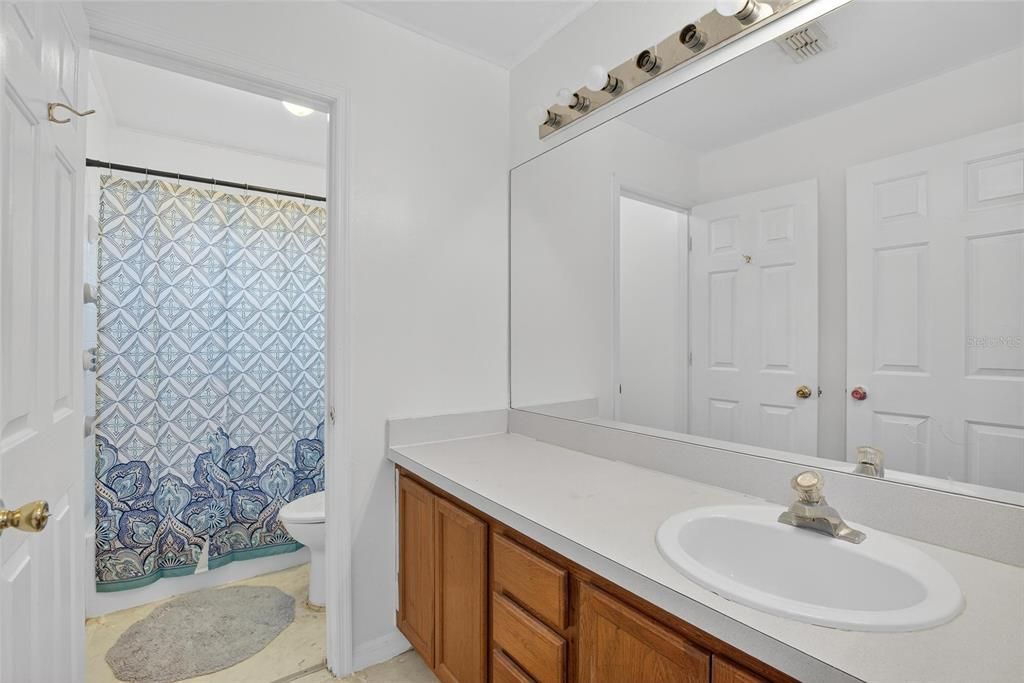 Active With Contract: $300,000 (7 beds, 4 baths, 2378 Square Feet)