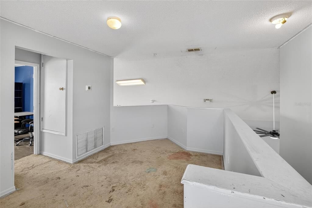 Active With Contract: $300,000 (7 beds, 4 baths, 2378 Square Feet)