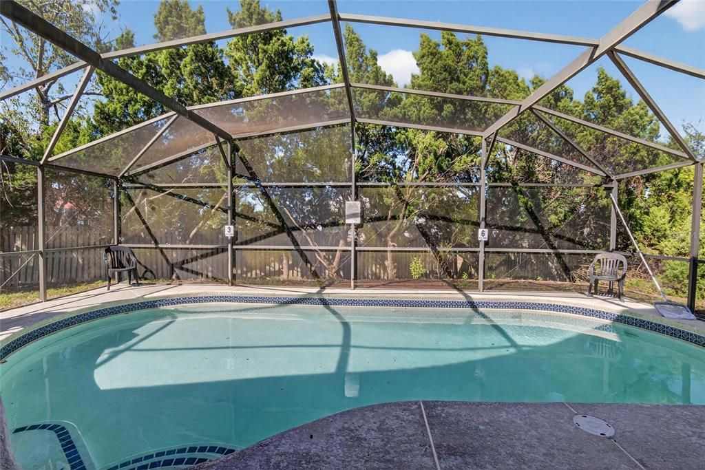 Active With Contract: $300,000 (7 beds, 4 baths, 2378 Square Feet)