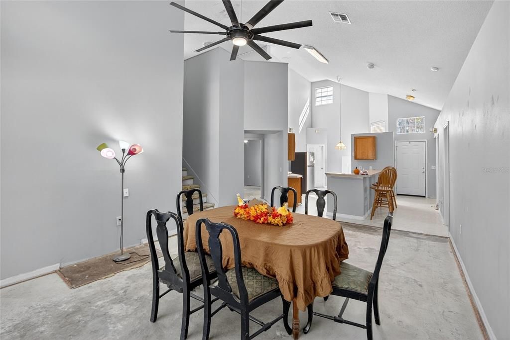 Active With Contract: $300,000 (7 beds, 4 baths, 2378 Square Feet)