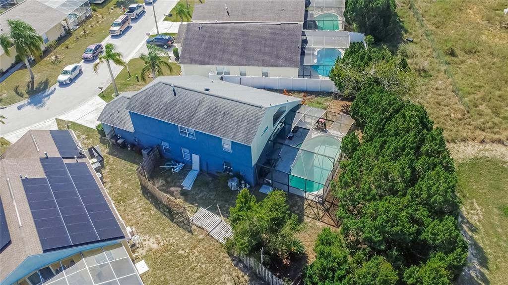 Active With Contract: $300,000 (7 beds, 4 baths, 2378 Square Feet)