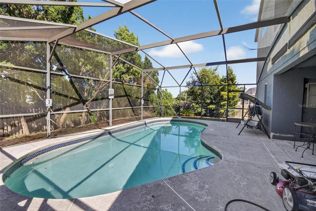 Active With Contract: $300,000 (7 beds, 4 baths, 2378 Square Feet)