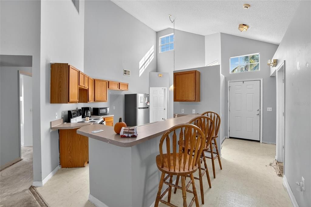 Active With Contract: $300,000 (7 beds, 4 baths, 2378 Square Feet)