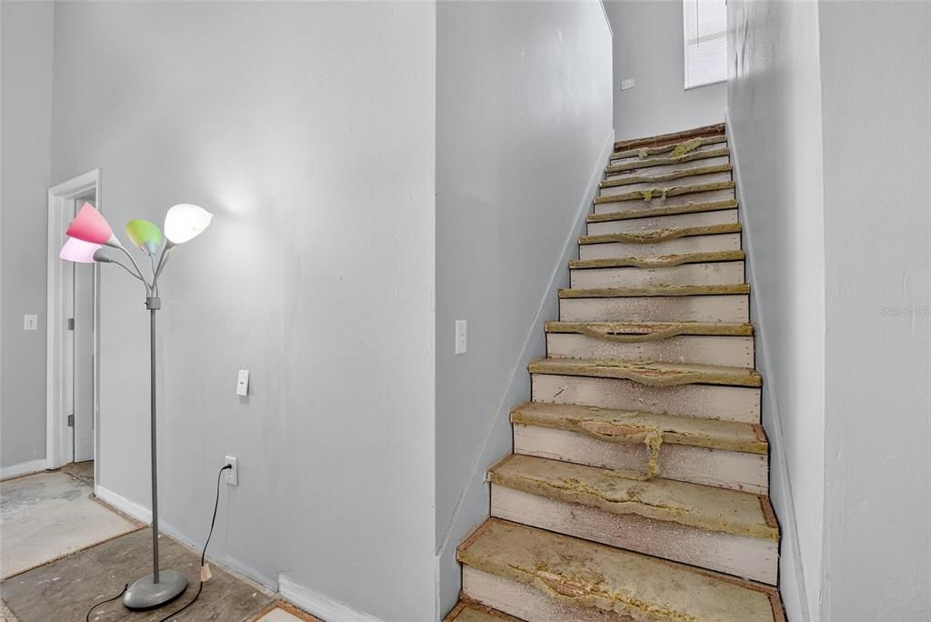 Active With Contract: $300,000 (7 beds, 4 baths, 2378 Square Feet)