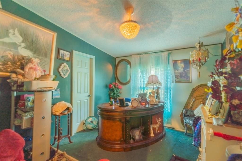 For Sale: $279,990 (4 beds, 2 baths, 2052 Square Feet)