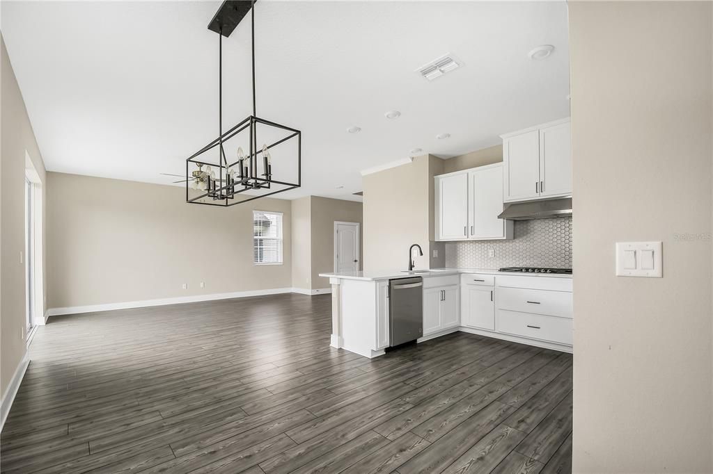 For Rent: $3,000 (4 beds, 2 baths, 2089 Square Feet)