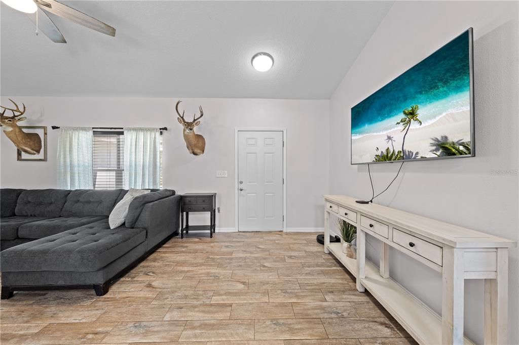 待售: $525,000 (3 贝兹, 2 浴室, 1350 平方英尺)