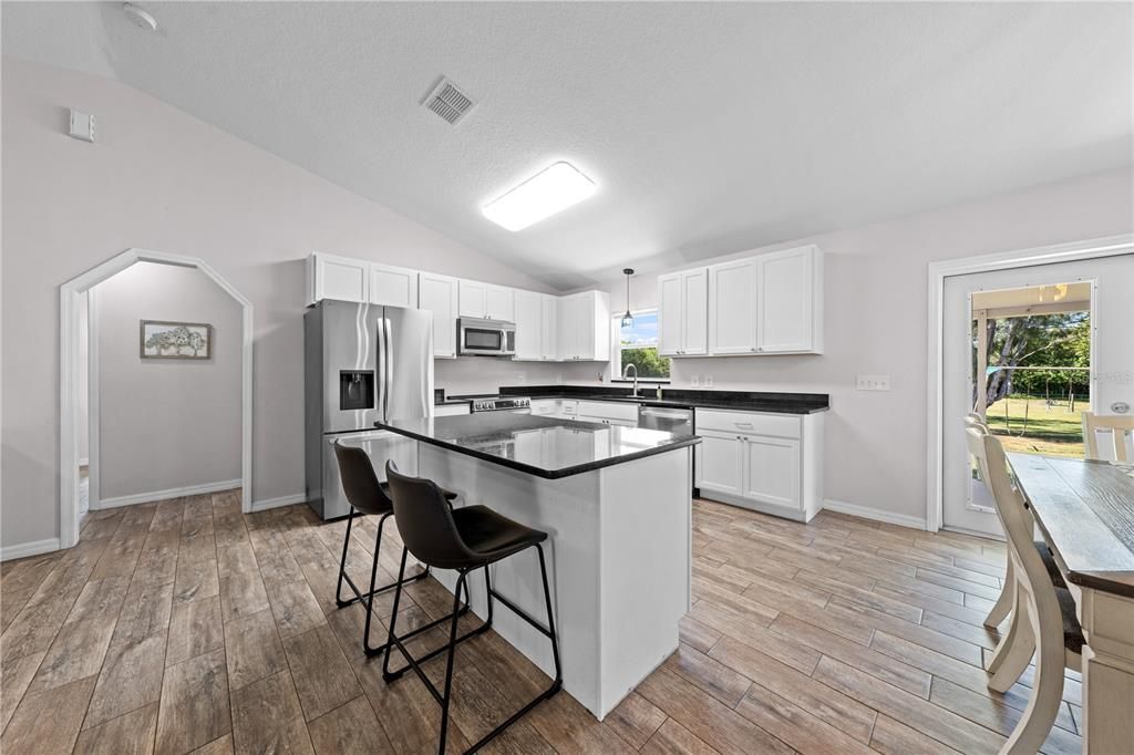 待售: $525,000 (3 贝兹, 2 浴室, 1350 平方英尺)