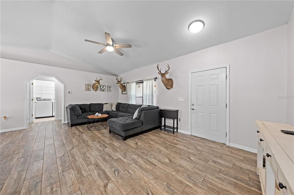 待售: $525,000 (3 贝兹, 2 浴室, 1350 平方英尺)