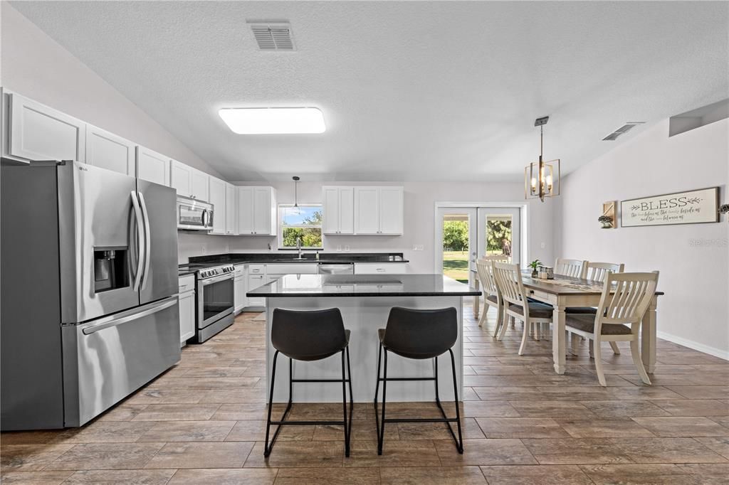 待售: $525,000 (3 贝兹, 2 浴室, 1350 平方英尺)