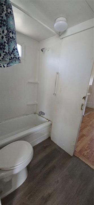 На продажу: $71,900 (2 спален, 1 ванн, 700 Квадратных фут)