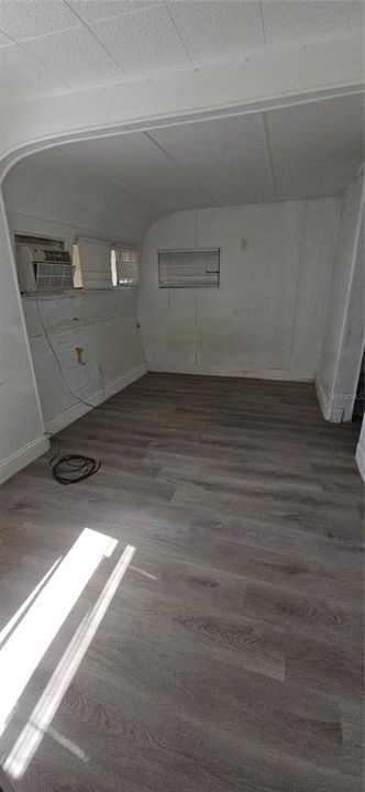 На продажу: $71,900 (2 спален, 1 ванн, 700 Квадратных фут)