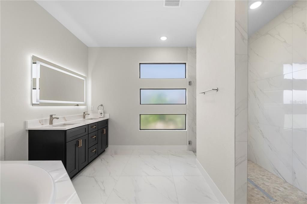 待售: $1,149,000 (4 贝兹, 3 浴室, 2228 平方英尺)