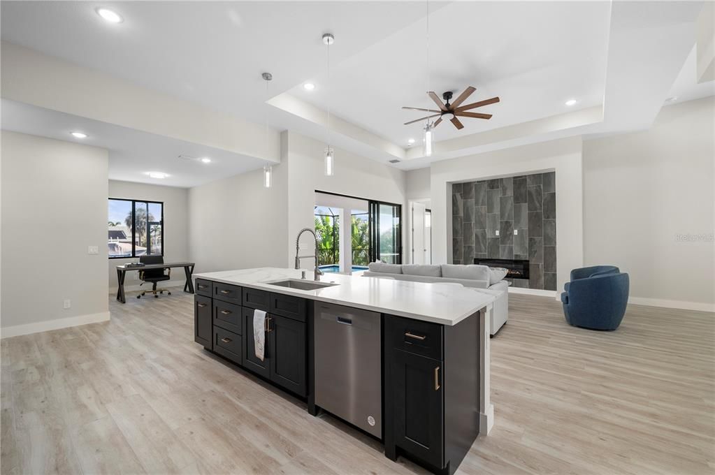 待售: $1,149,000 (4 贝兹, 3 浴室, 2228 平方英尺)