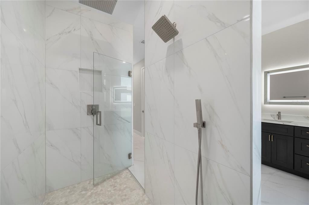 待售: $1,149,000 (4 贝兹, 3 浴室, 2228 平方英尺)