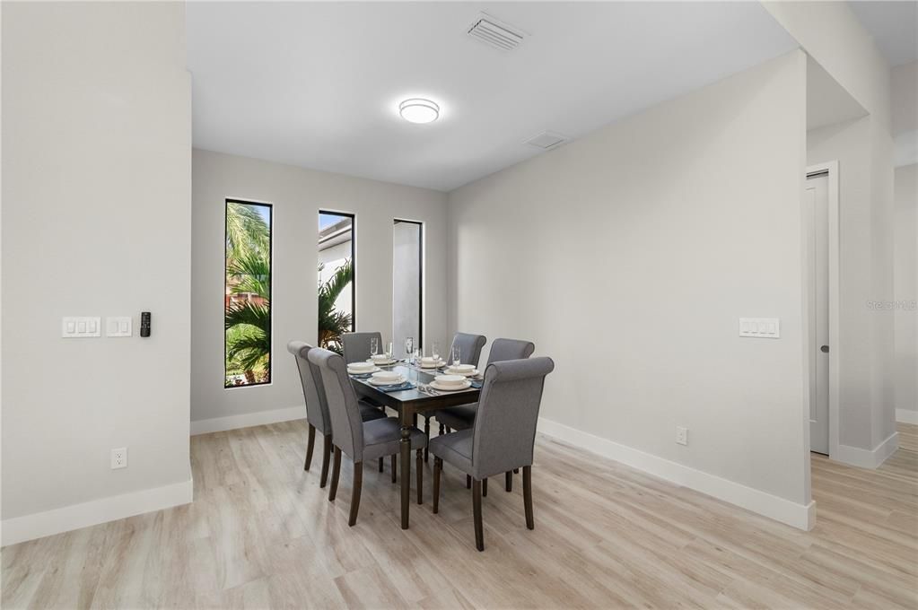 待售: $1,149,000 (4 贝兹, 3 浴室, 2228 平方英尺)