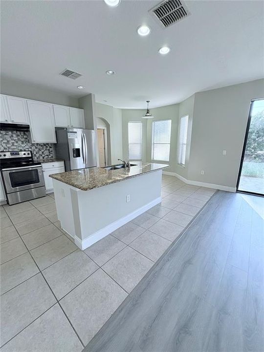 For Rent: $3,000 (5 beds, 3 baths, 2722 Square Feet)