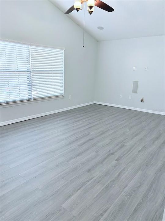 For Rent: $3,000 (5 beds, 3 baths, 2722 Square Feet)