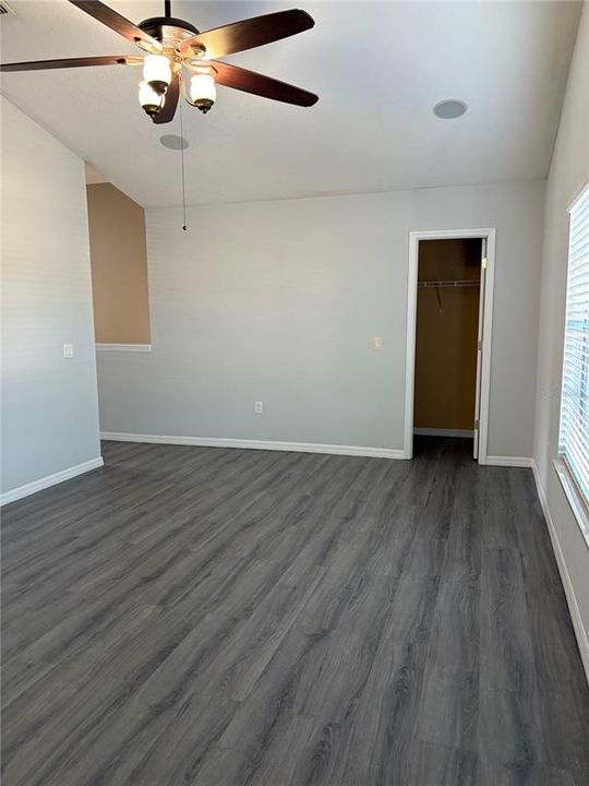 For Rent: $3,000 (5 beds, 3 baths, 2722 Square Feet)