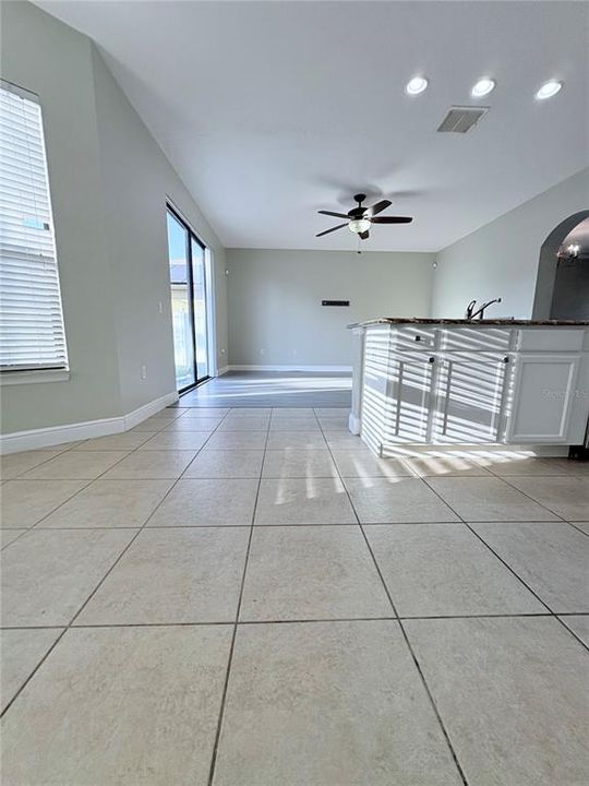 For Rent: $3,000 (5 beds, 3 baths, 2722 Square Feet)