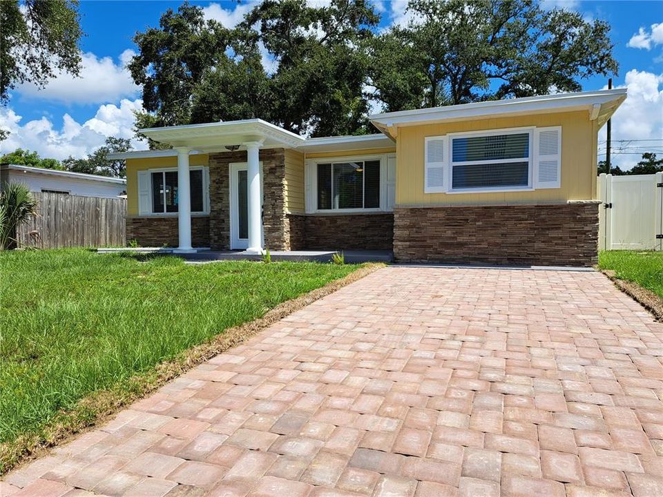 待售: $449,960 (2 贝兹, 2 浴室, 1140 平方英尺)