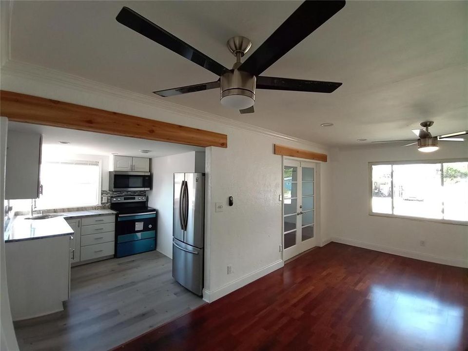 待售: $449,960 (2 贝兹, 2 浴室, 1140 平方英尺)