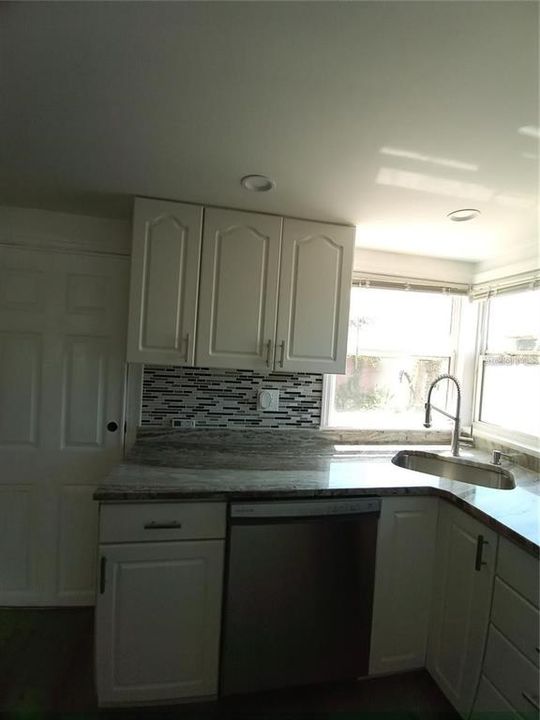 待售: $449,960 (2 贝兹, 2 浴室, 1140 平方英尺)